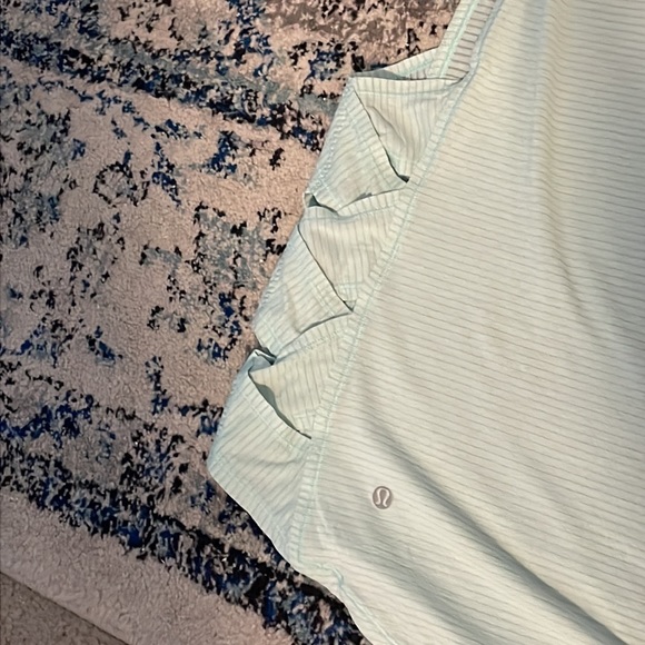 Lululemon muscle tank with cute braided side detailing - Picture 3 of 6